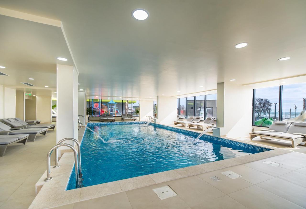 Glamour Red Apartment 22 In Spa Pool Resort Mamaia Εξωτερικό φωτογραφία