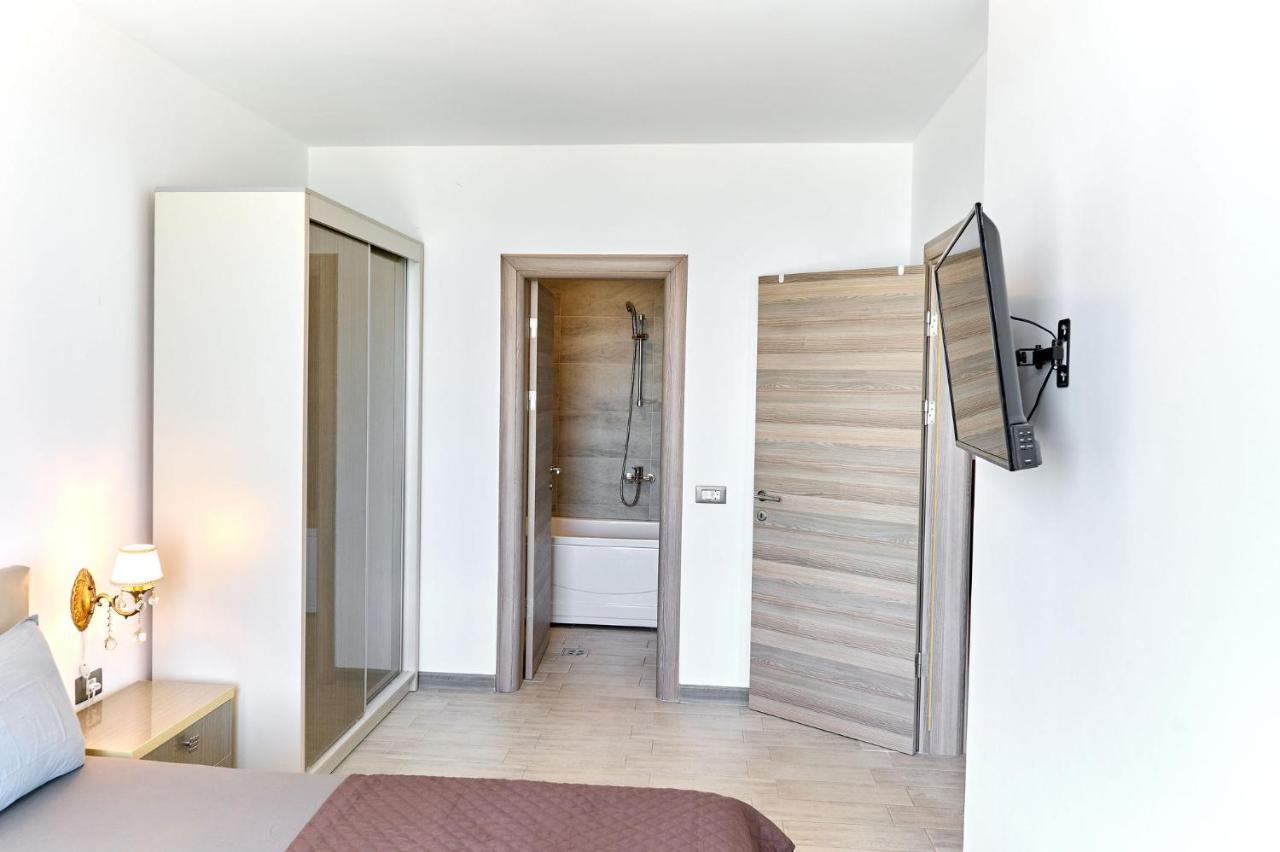 Glamour Red Apartment 22 In Spa Pool Resort Mamaia Εξωτερικό φωτογραφία