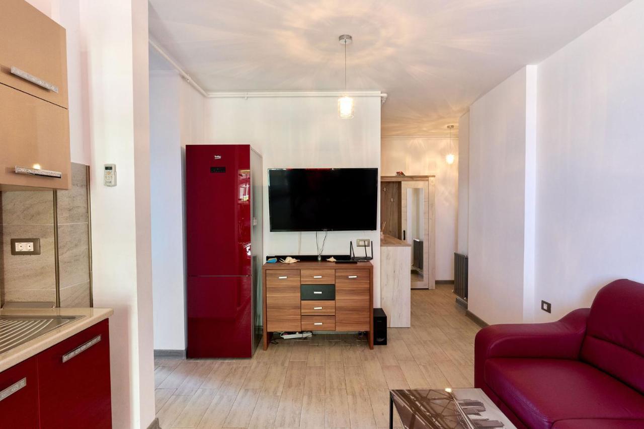Glamour Red Apartment 22 In Spa Pool Resort Mamaia Εξωτερικό φωτογραφία