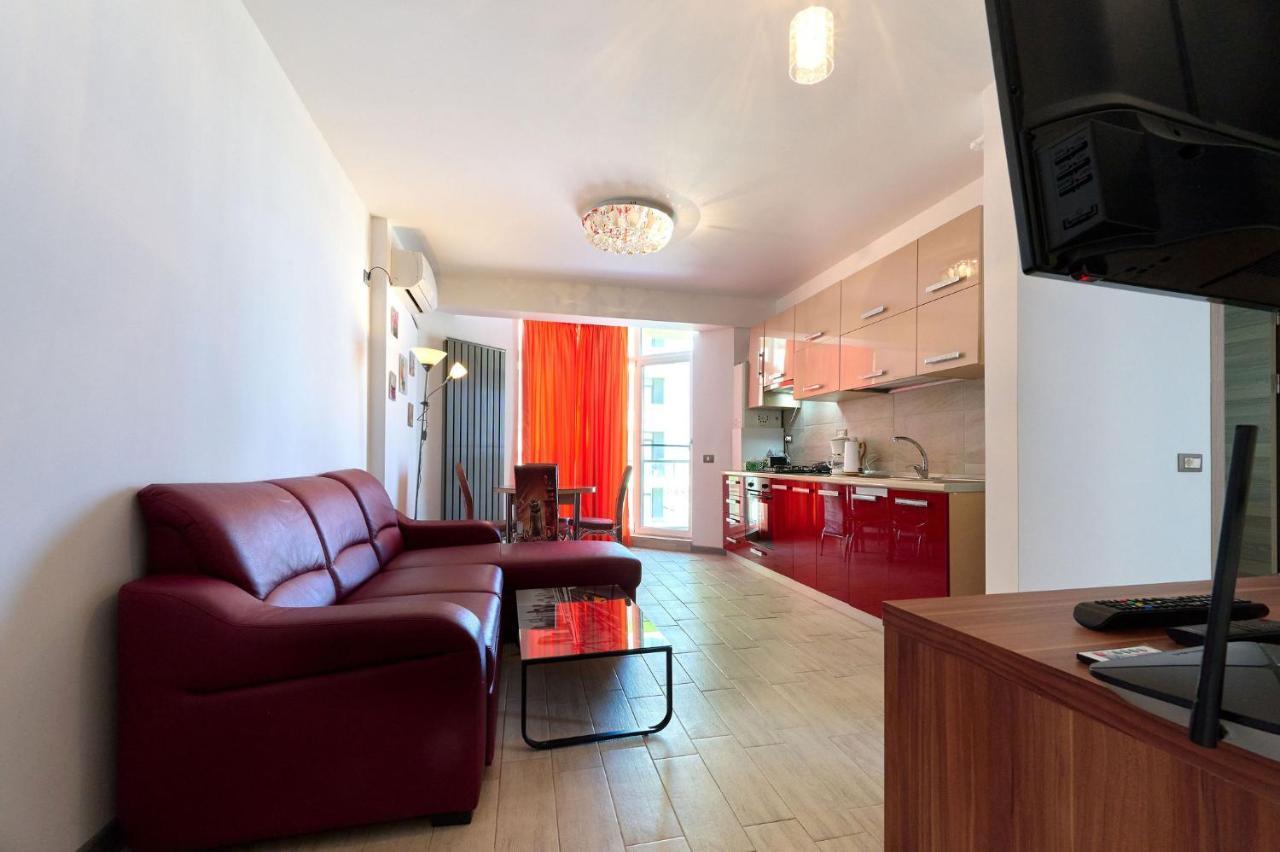 Glamour Red Apartment 22 In Spa Pool Resort Mamaia Εξωτερικό φωτογραφία