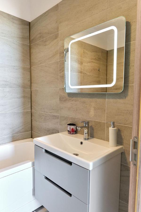 Glamour Red Apartment 22 In Spa Pool Resort Mamaia Εξωτερικό φωτογραφία