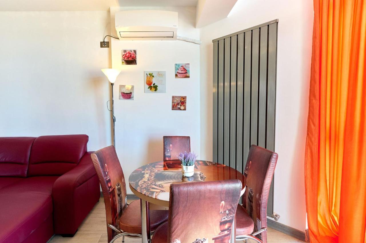 Glamour Red Apartment 22 In Spa Pool Resort Mamaia Εξωτερικό φωτογραφία